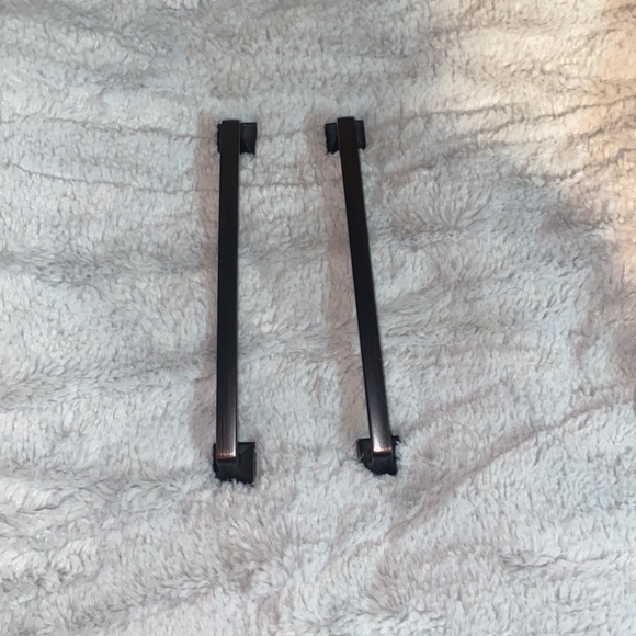 10 Drawer handles with hardware - Picture 1 of 8